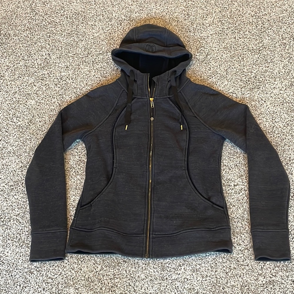 Lululemon womens hooded zip up sweatshirt, size 6